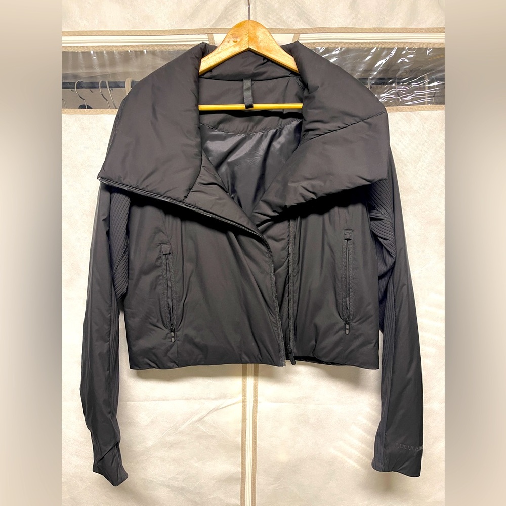 LuluLemon women’s puffer Define Jacket size 8